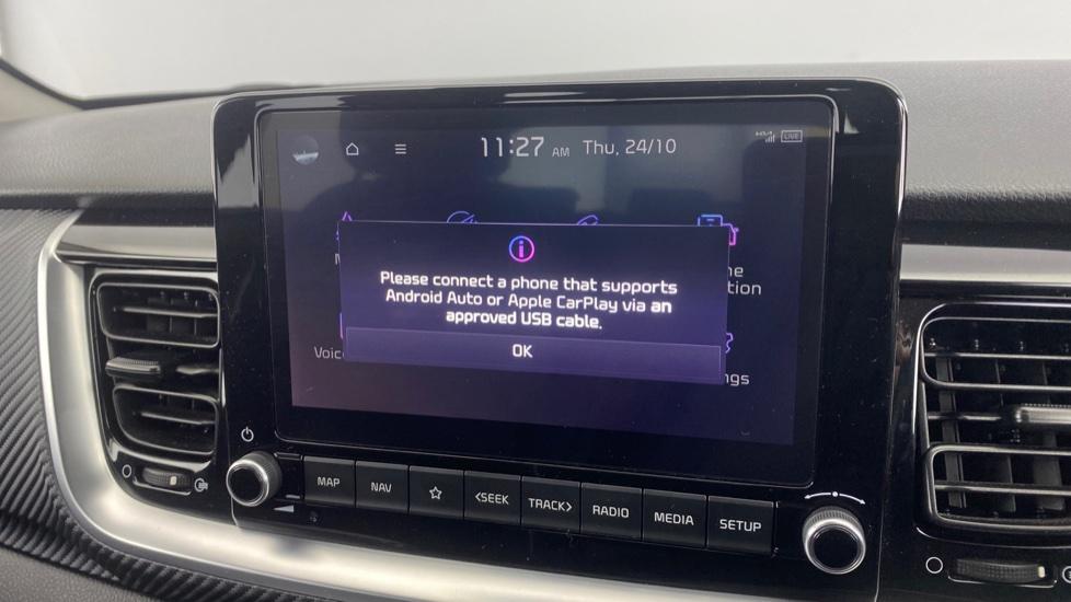 Apple Car Play & Android Auto