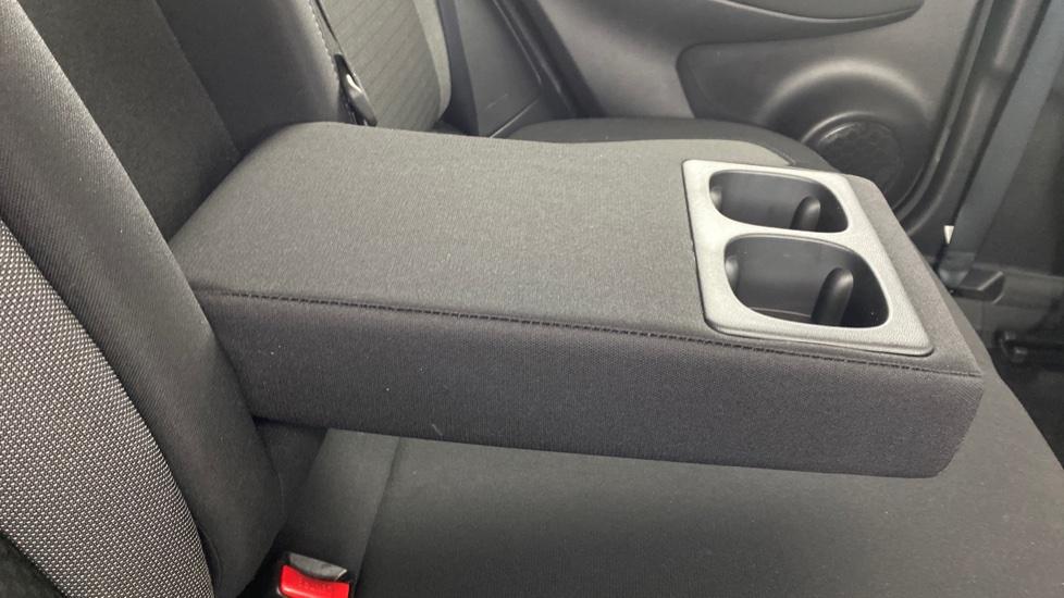 Rear Armrest/ Cup Holder