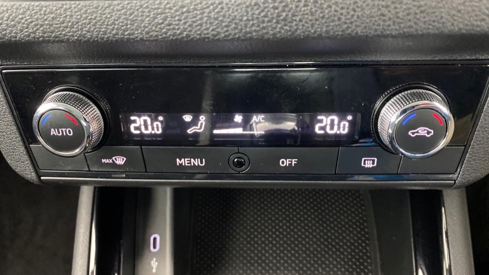 air conditioning and dual Climate control 