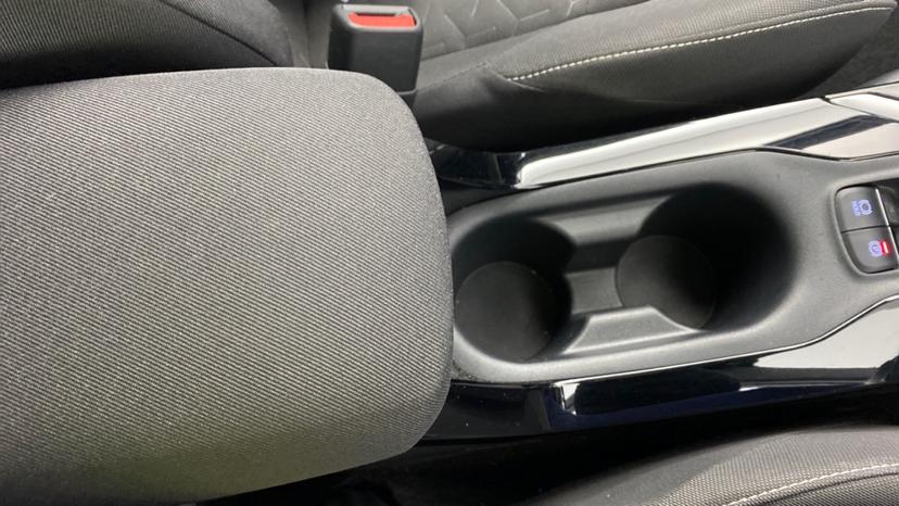 Rear Armrest/ Cup Holder