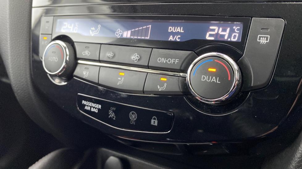 air conditioning and dual Climate control 