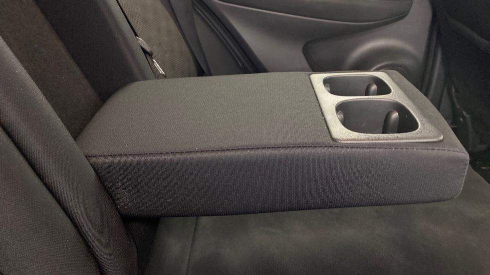 Rear Armrest/ Cup Holder