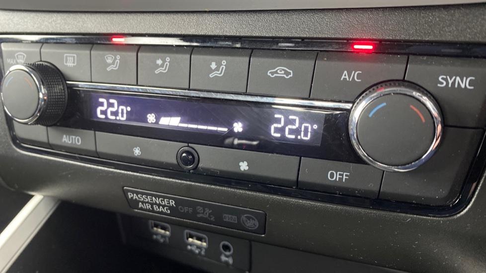 air conditioning and dual Climate control 