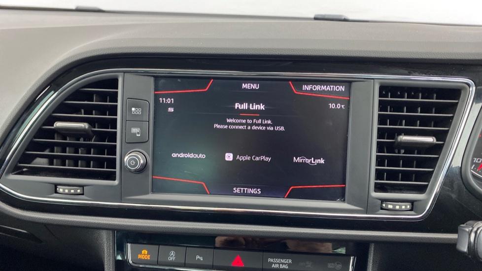 Apple Car Play & Android Auto