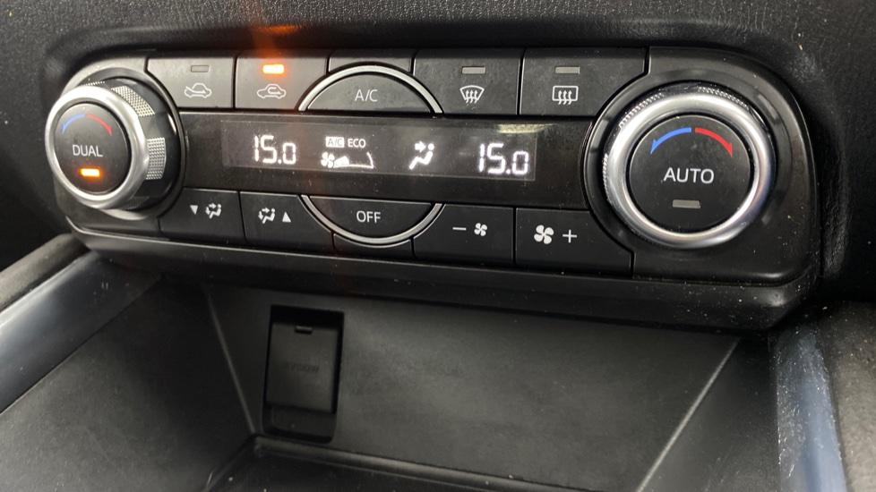 air conditioning and dual Climate control 