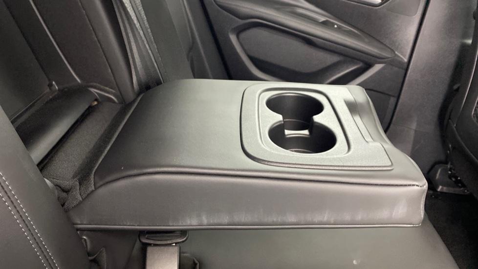 Rear Armrest/ Cup Holder