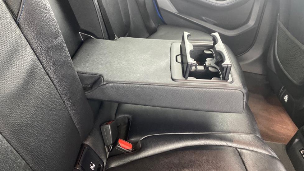 Rear Armrest/ Cup Holder