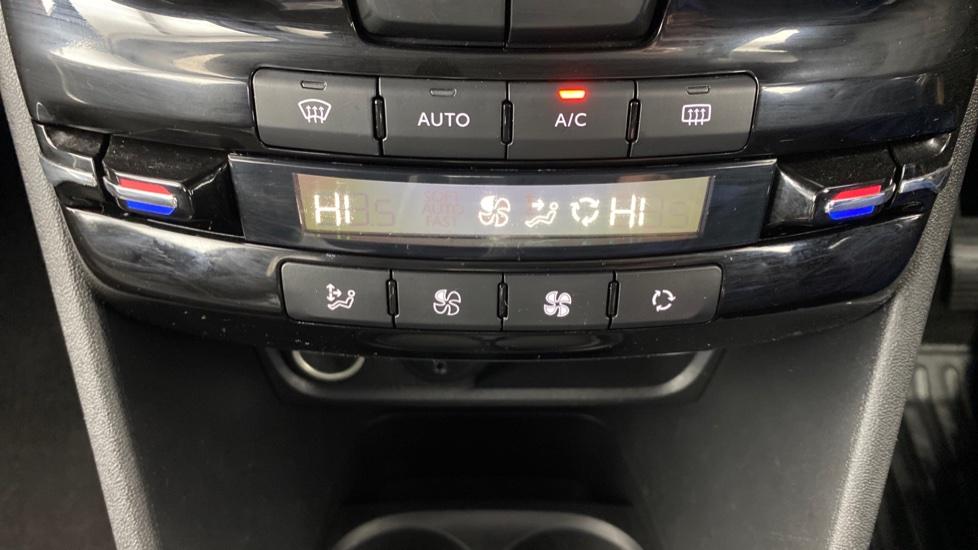 air conditioning and dual Climate control 