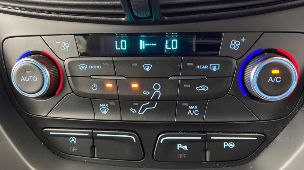 air conditioning and dual Climate control 