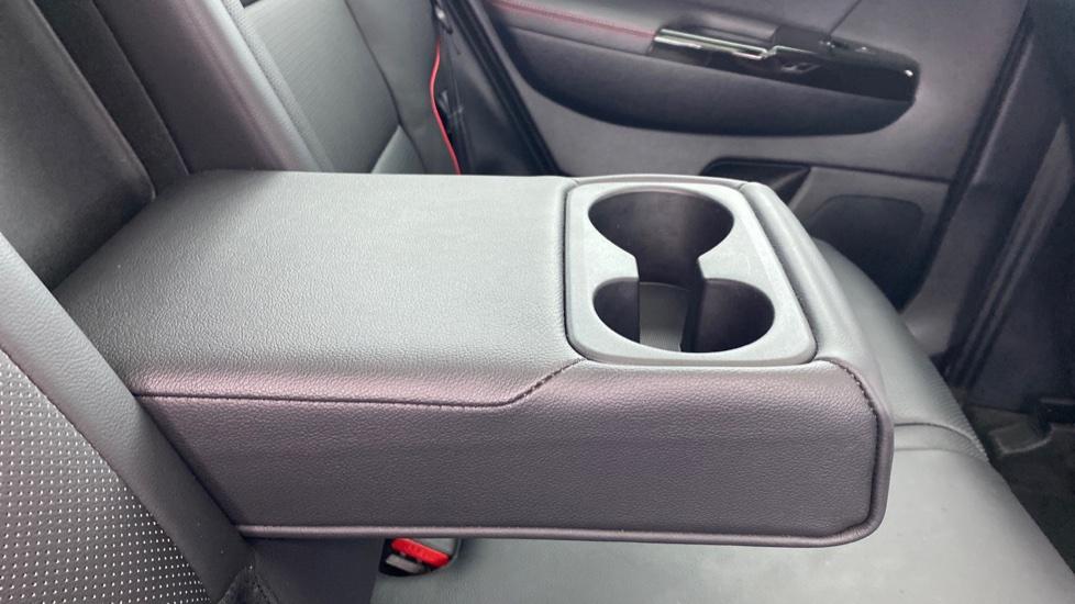 Rear Armrest/ Cup Holder