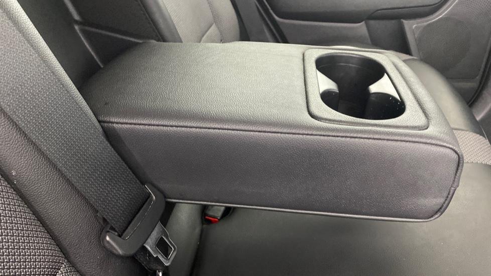 Rear Armrest/ Cup Holder