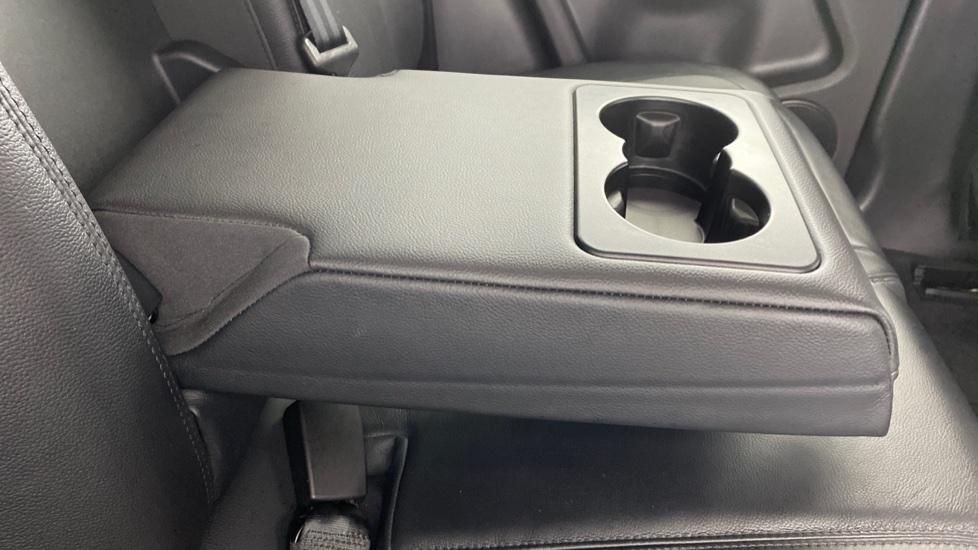 Rear Armrest/ Cup Holder