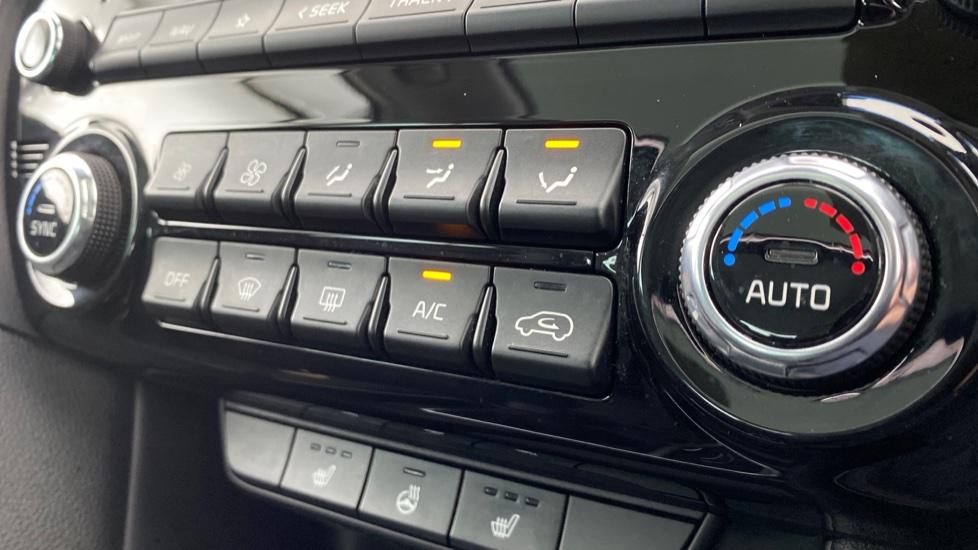 air conditioning and dual Climate control 