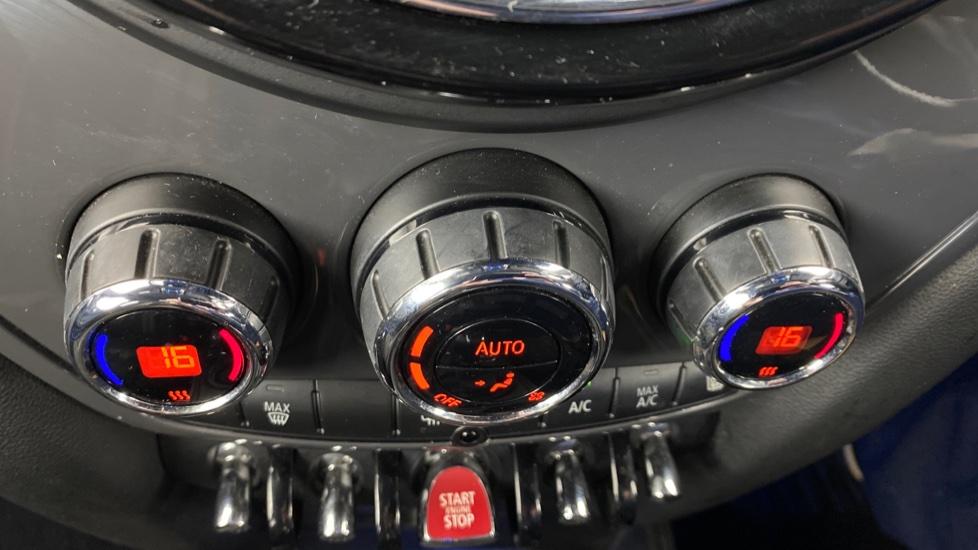 air conditioning and dual Climate control 