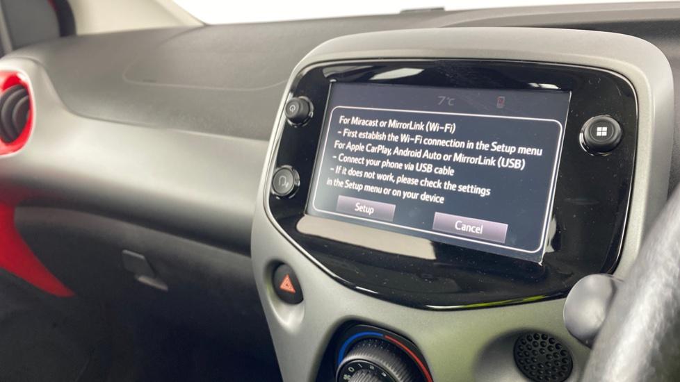 Apple Car Play & Android Auto