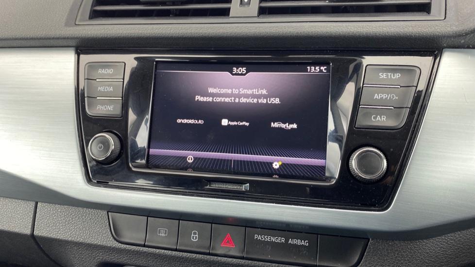 Apple Car Play & Android Auto