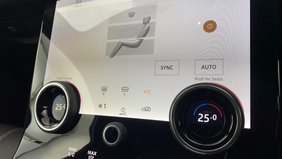 air conditioning and dual Climate control 