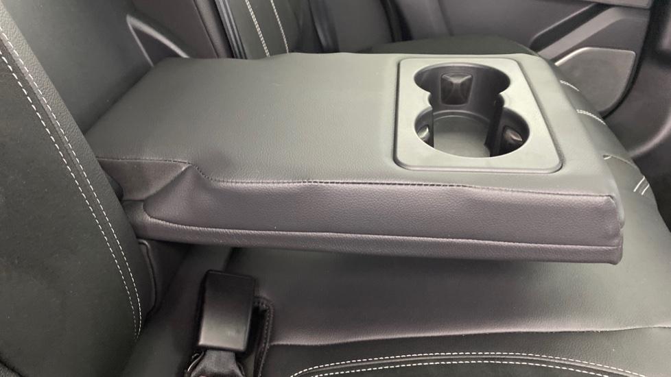 Rear Armrest/ Cup Holder