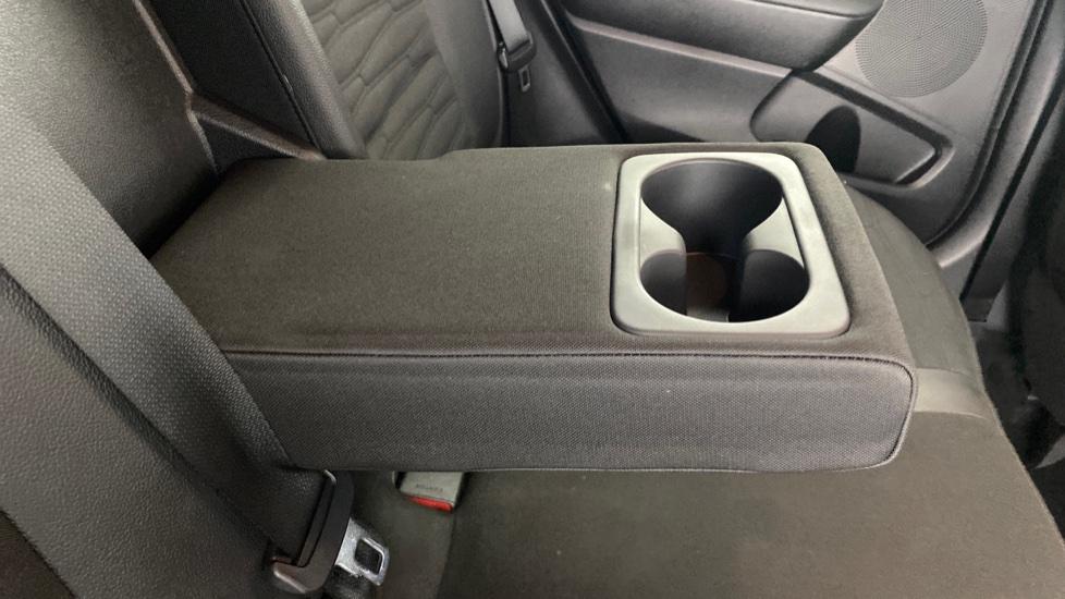 Rear Armrest/ Cup Holder