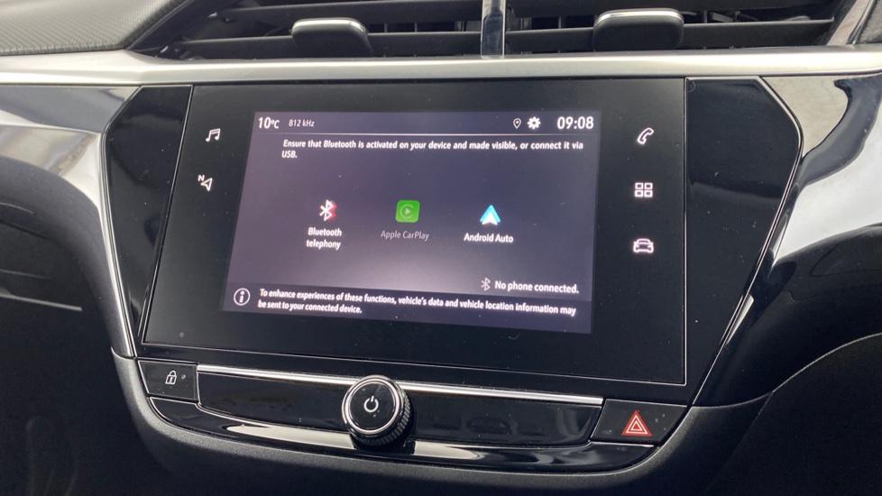 Apple Car Play & Android Auto