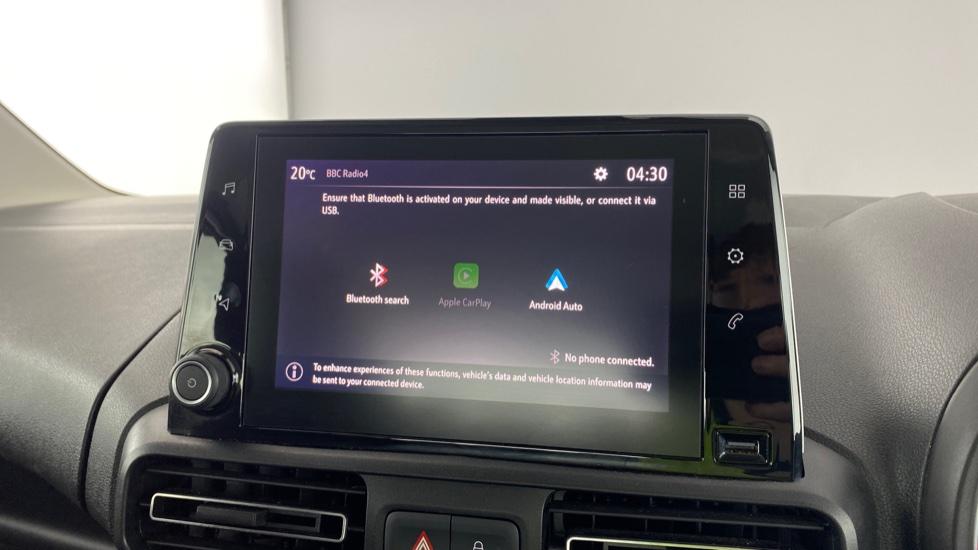 Apple Car Play & Android Auto