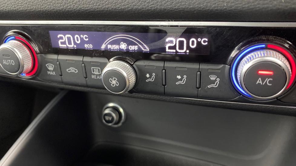 air conditioning and dual Climate control 