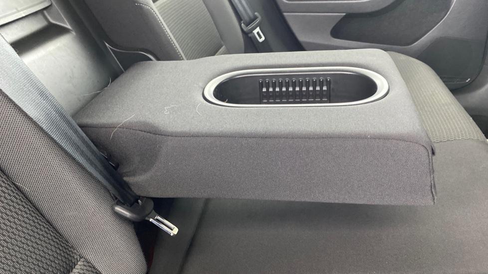 Rear Armrest/ Cup Holder