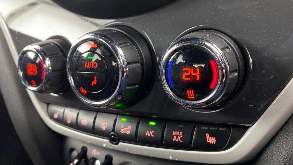 air conditioning and dual Climate control 