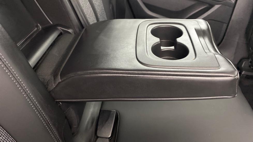 Rear Armrest/ Cup Holder