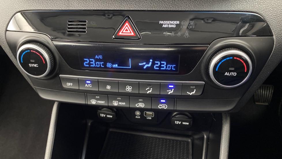 air conditioning and dual Climate control 