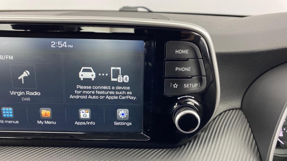 Apple Car Play & Android Auto