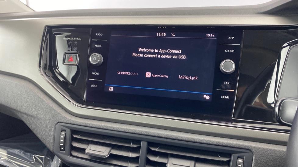 Apple Car Play & Android Auto