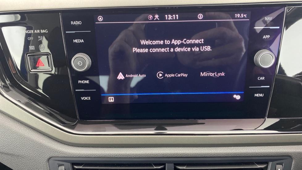 Apple Car Play & Android Auto