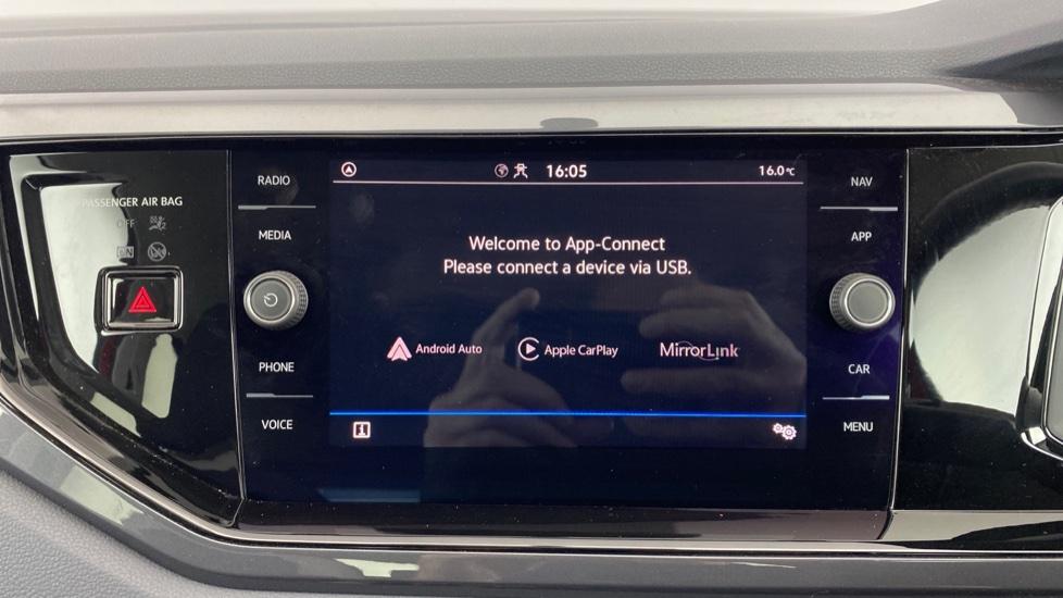 Apple Car Play & Android Auto