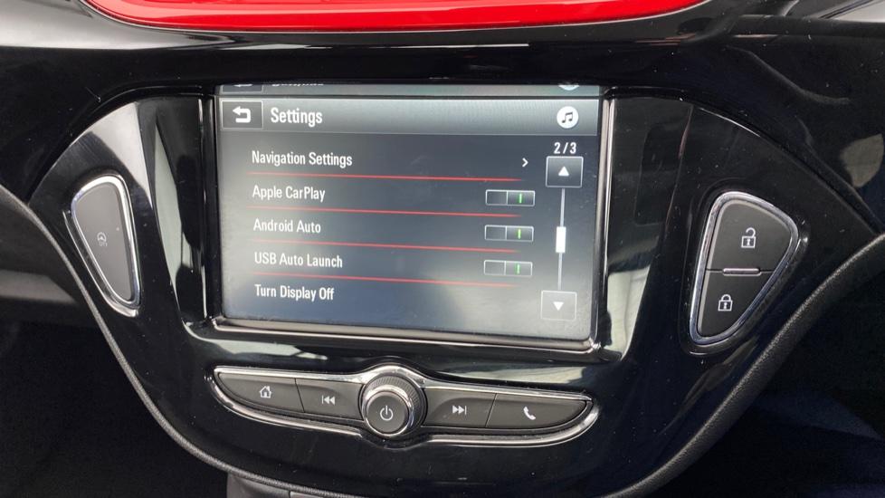 Apple Car Play & Android Auto