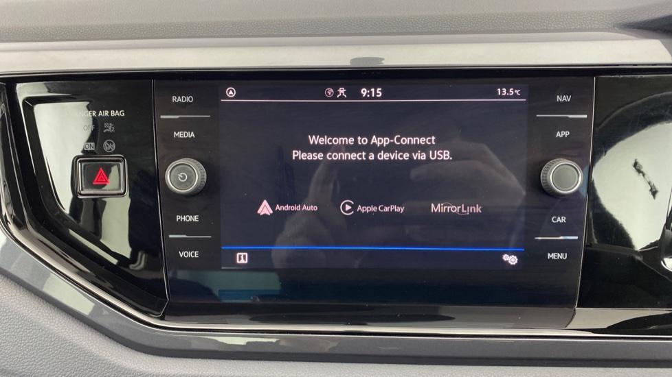 Apple Car Play & Android Auto