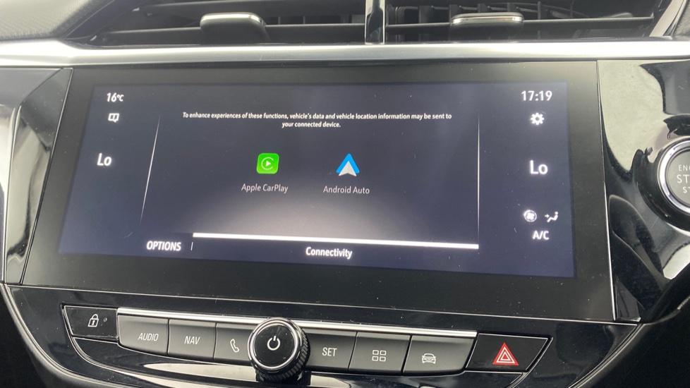 Apple Car Play & Android Auto