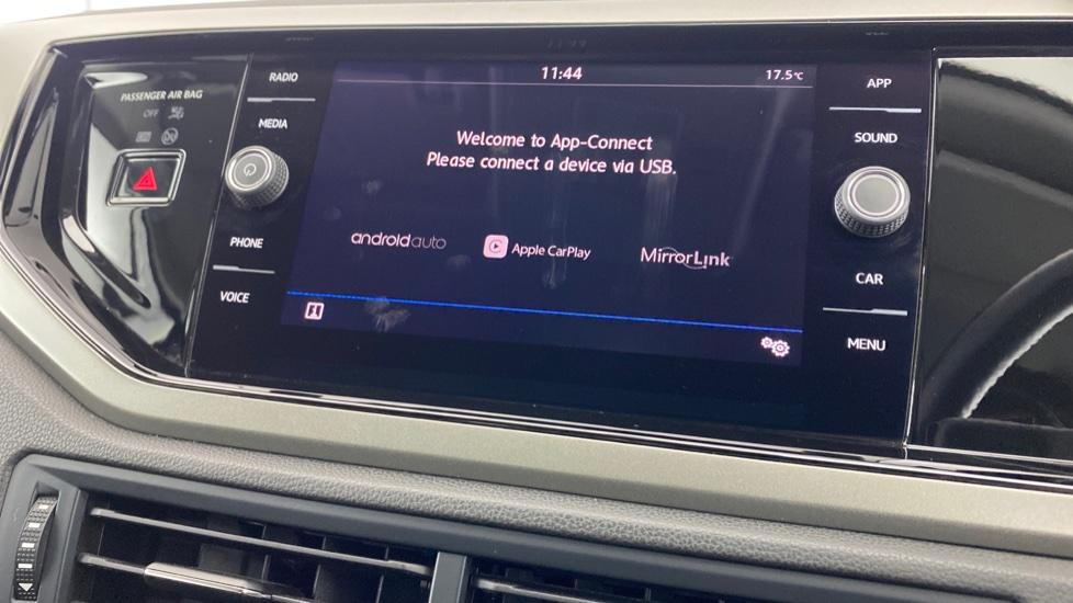 Apple Car Play & Android Auto