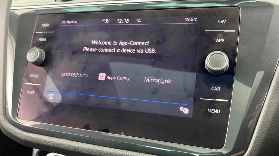 Apple Car Play & Android Auto