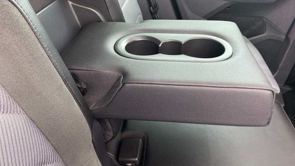 Rear Armrest/ Cup Holder