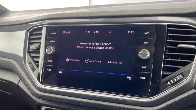 Apple Car Play & Android Auto