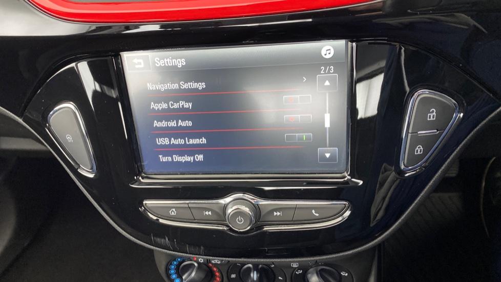 Apple Car Play & Android Auto