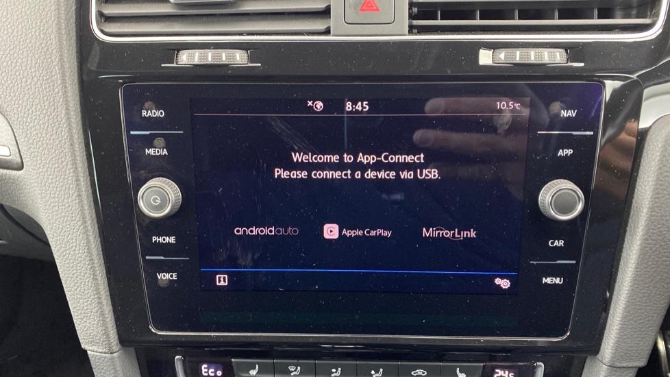 Apple Car Play & Android Auto