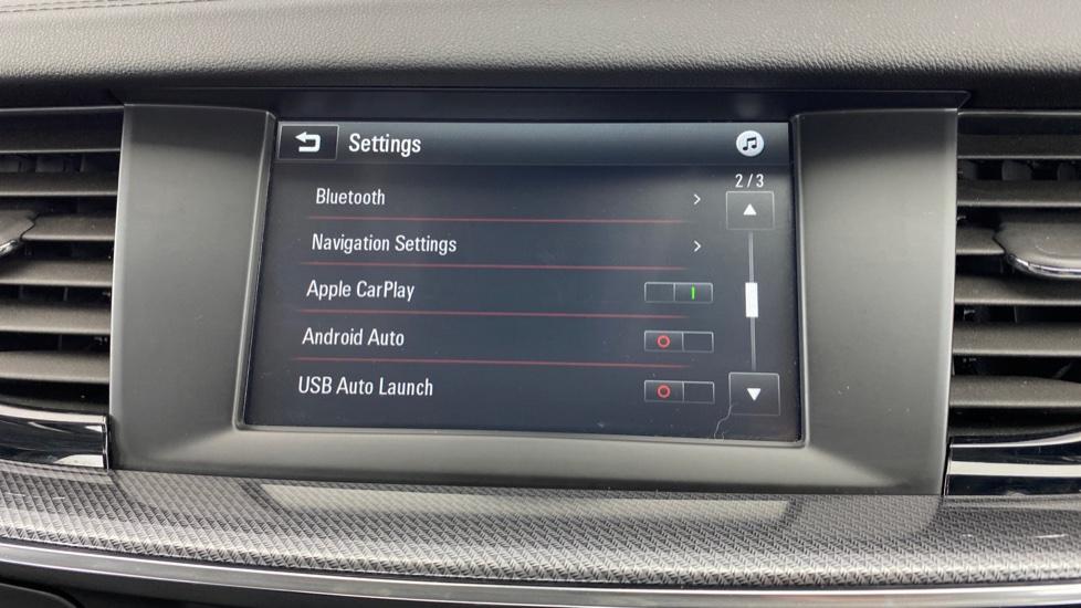 Bluetooth and apple CarPlay and android auto 