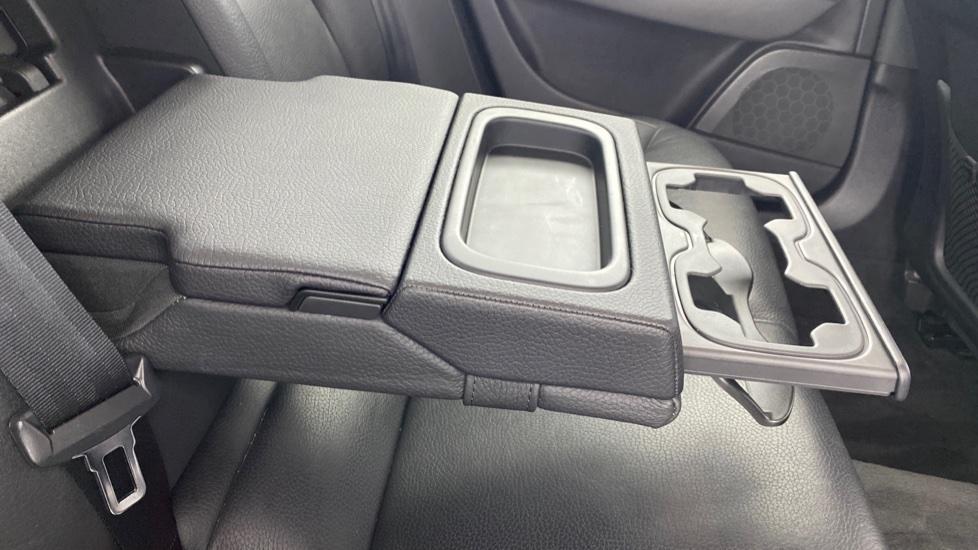 Rear Armrest/ Cup Holder