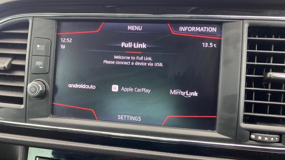 Apple Car Play & Android Auto