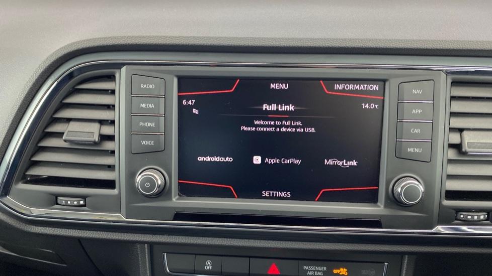 Apple Car Play & Android Auto