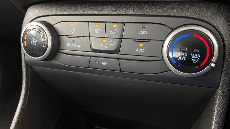 air conditioning and dual Climate control 