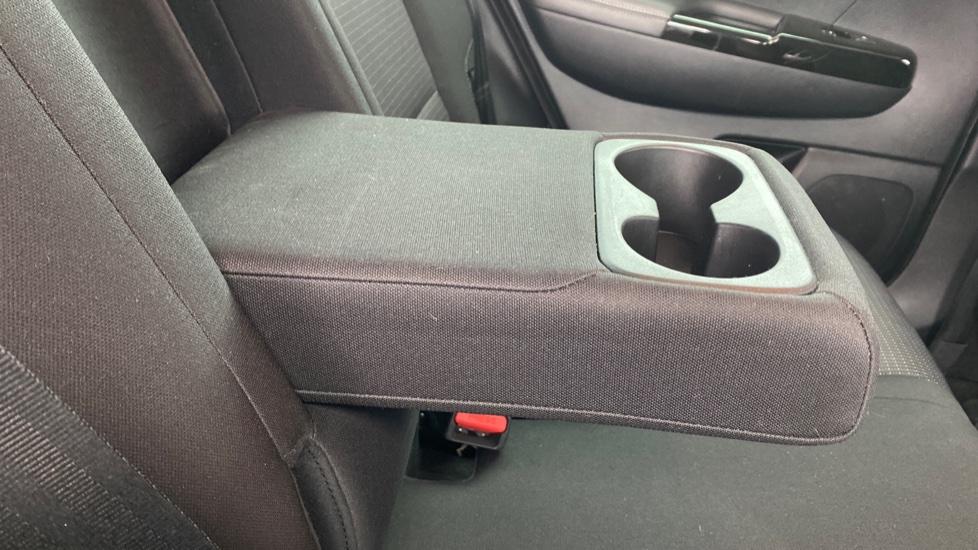 Rear Armrest/ Cup Holder