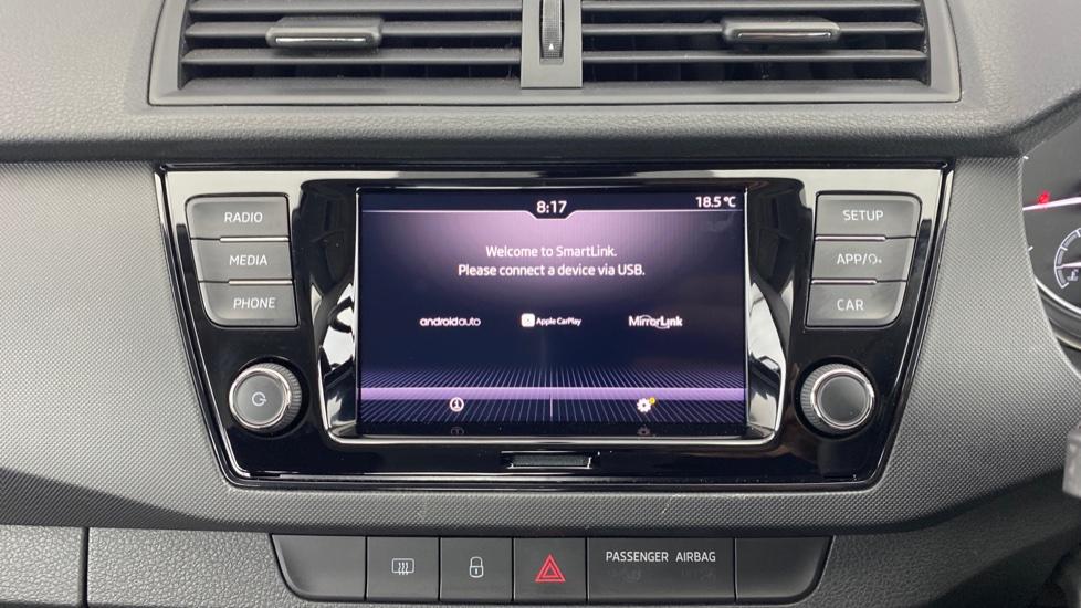 Apple Car Play & Android Auto